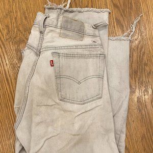 Distressed light grey Levi's